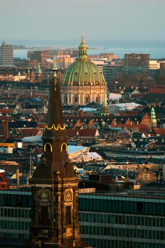 Radisson Scandinavia Hotel (26th Floor)