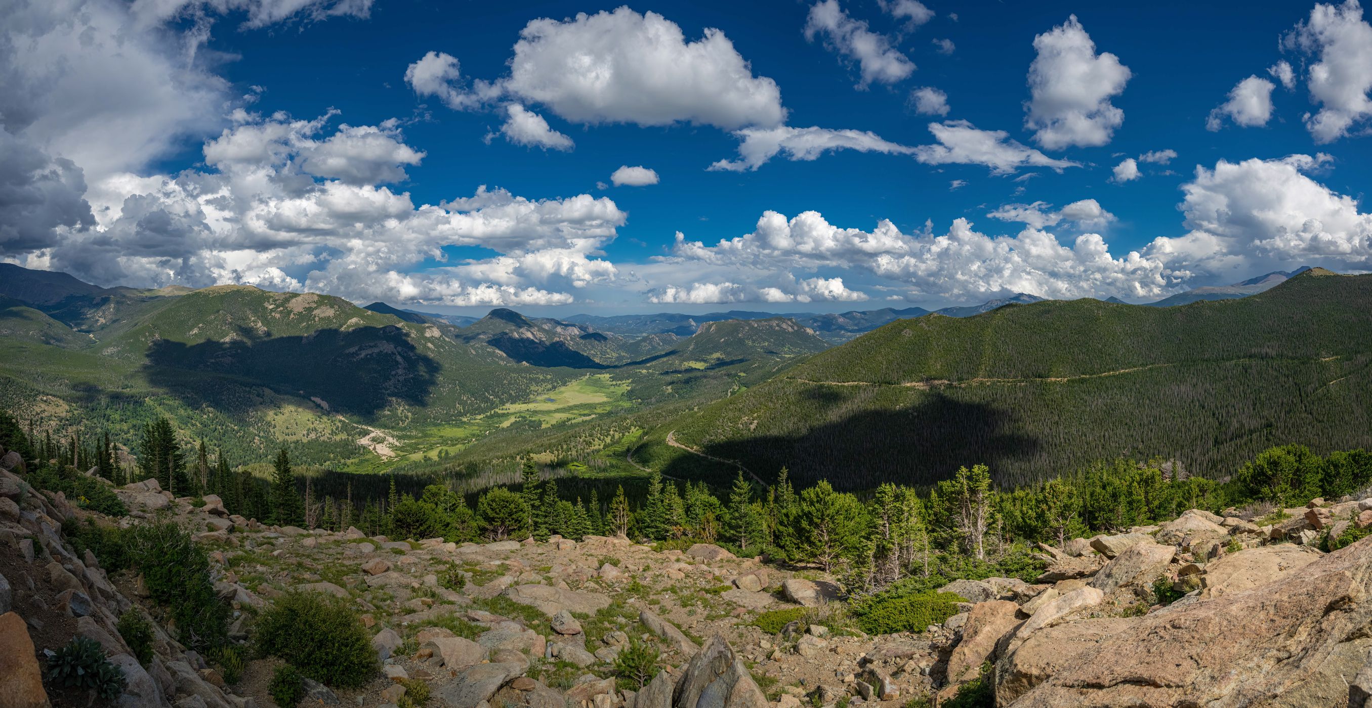 Rainbow curve overlook, USA