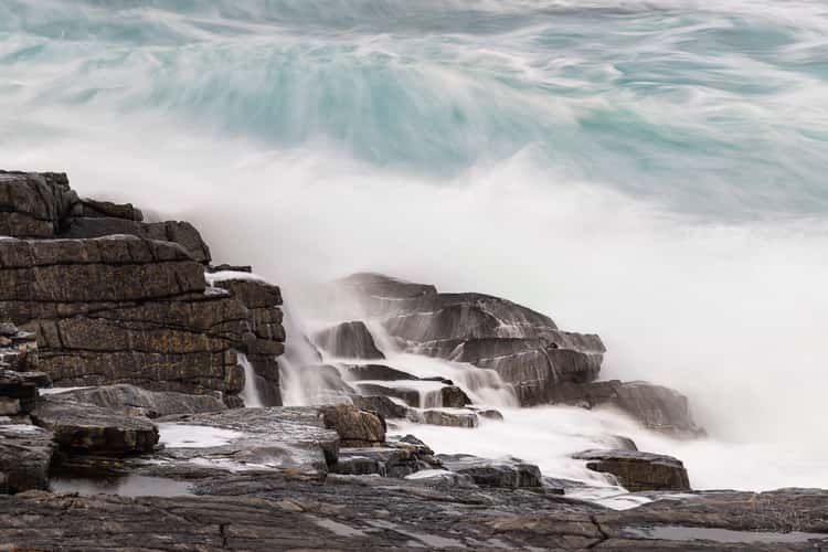 Surge of waves near Nøss
