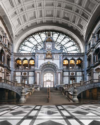 Entrance hall from the Central Station of Antwerp