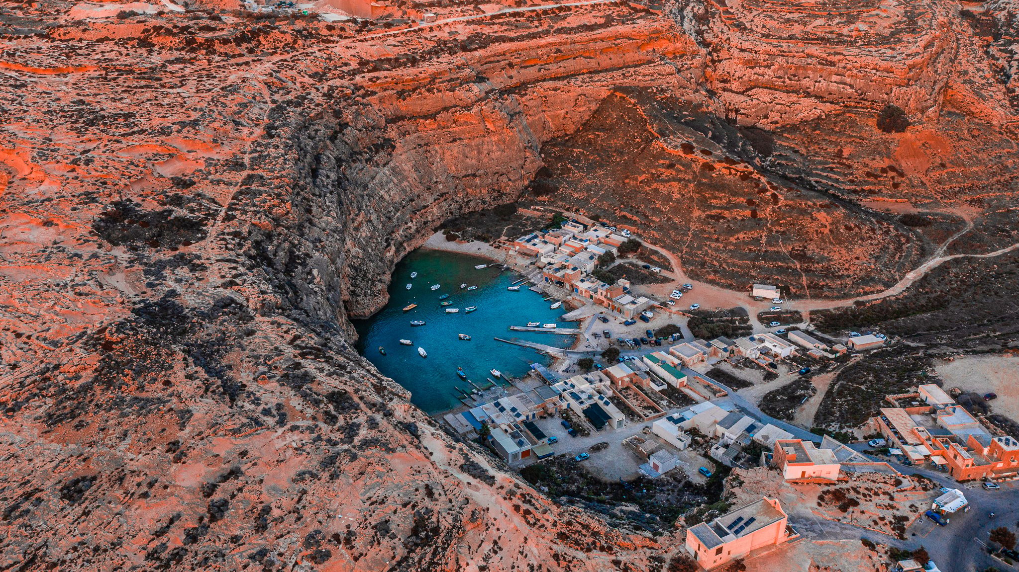 Dwejra Inland Sea, Malta