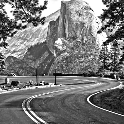 FIRST GLANCE OF HALF DOME, USA