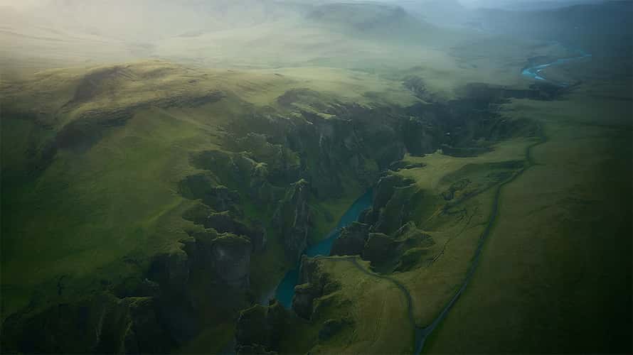 Fjaðrárgljúfur Canyon [drone]