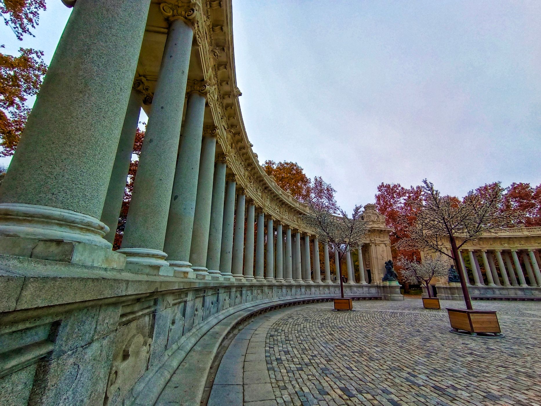 Interior del Monumento a Alfonso XII, Spain