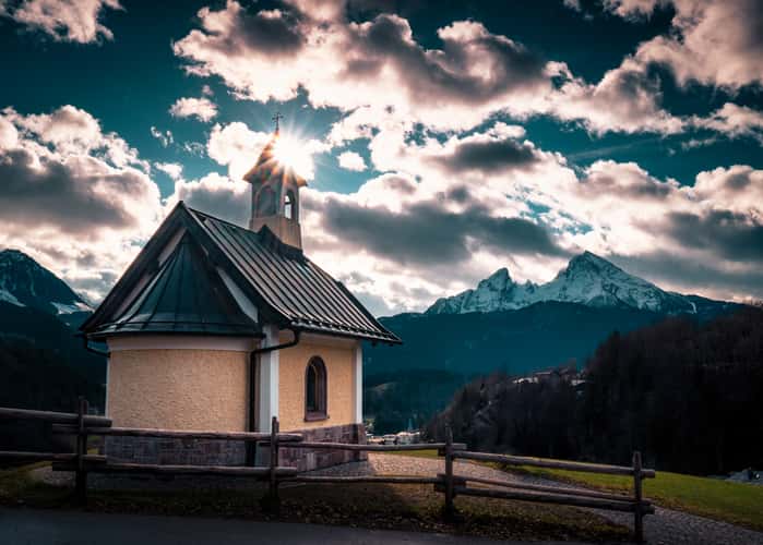Kirchleitn chapel in front of Watzmann (Berchtesgaden)
