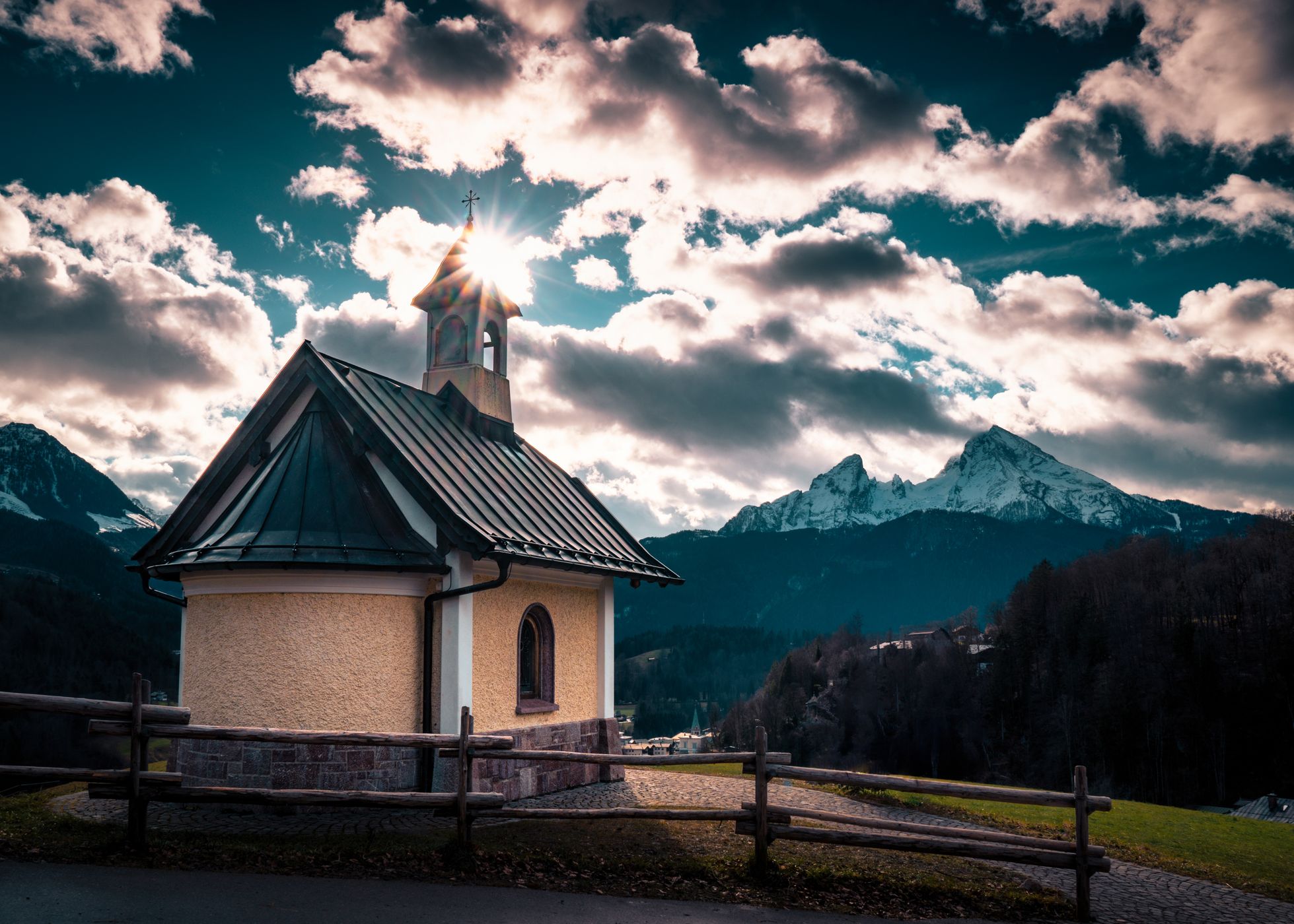 Kirchleitn chapel in front of Watzmann (Berchtesgaden), Germany