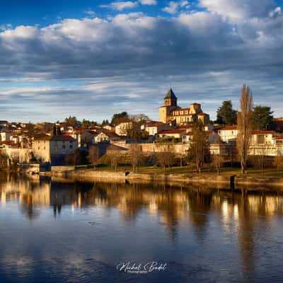 Pont du Château and L'Allier, France