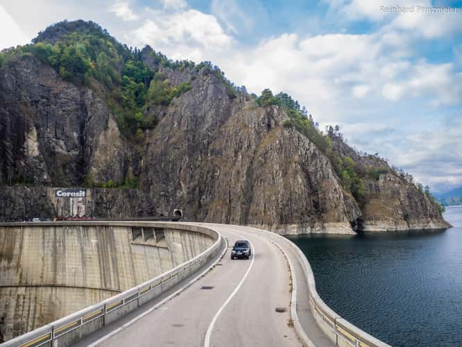 Vidraru Dam