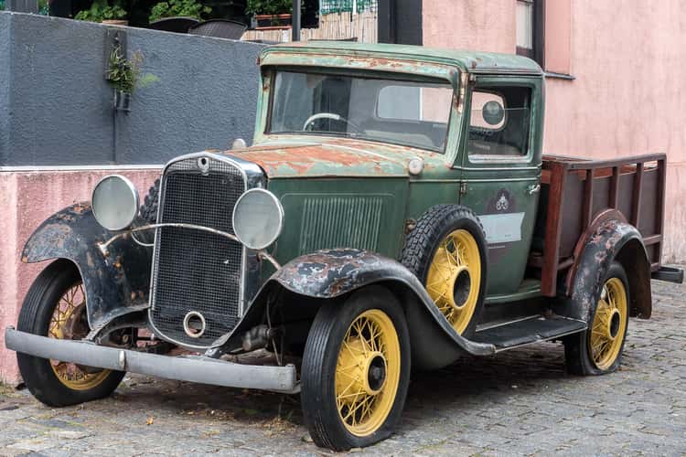 Vintage cars in Colonia del Sacramento
