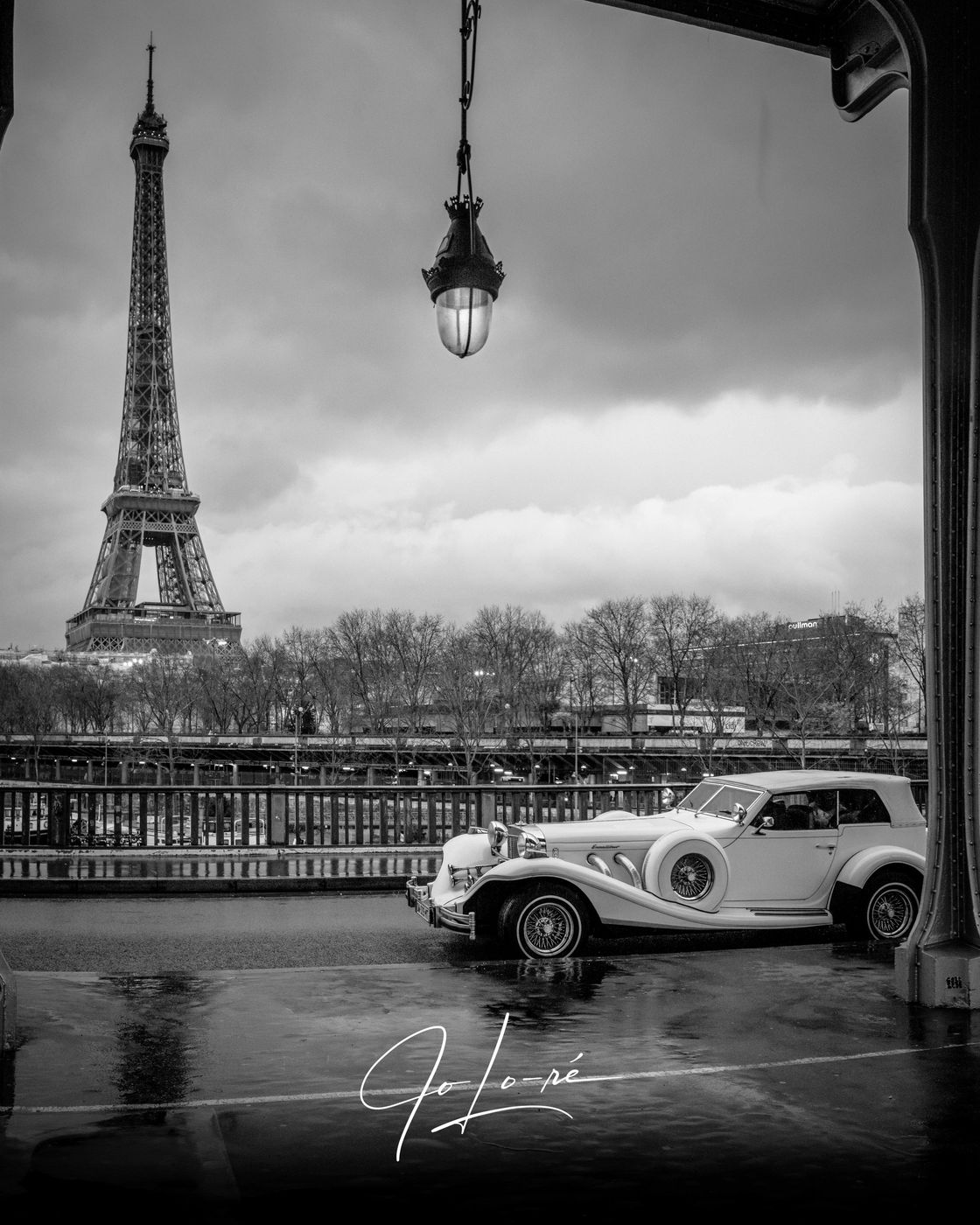 Eiffel Tower from Bir Hakeim bridge, Paris, France