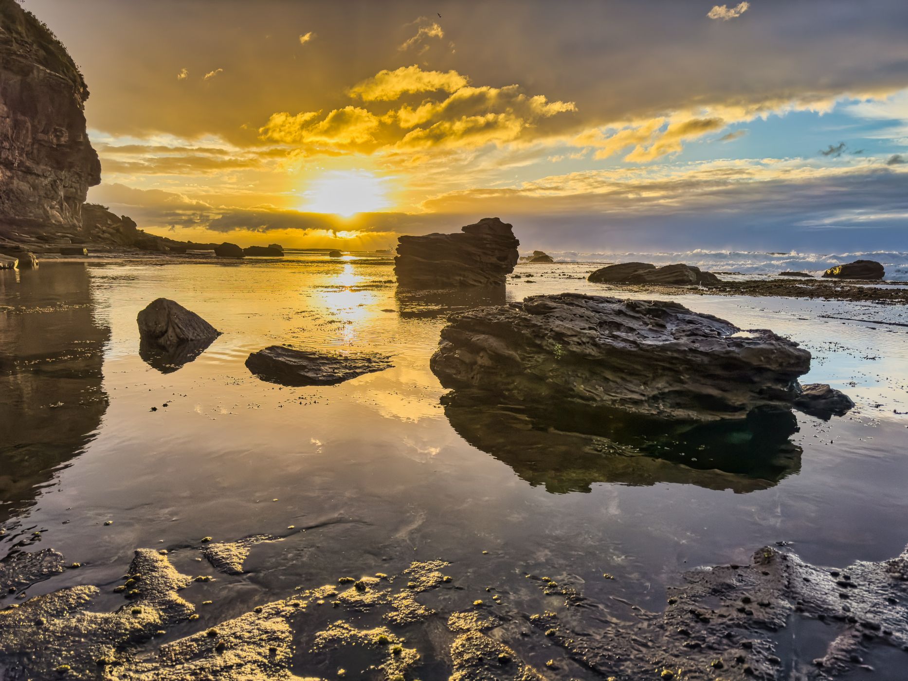 Mona Vale Headland, Bongin Bongin Beach, Mona Vale, Australia