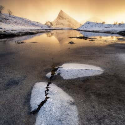 Volandstind, Flakstadøya, Flakstad, Lofoten, Norway