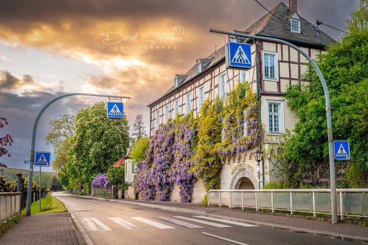 Beautiful old house in Erpel with Glyzinie