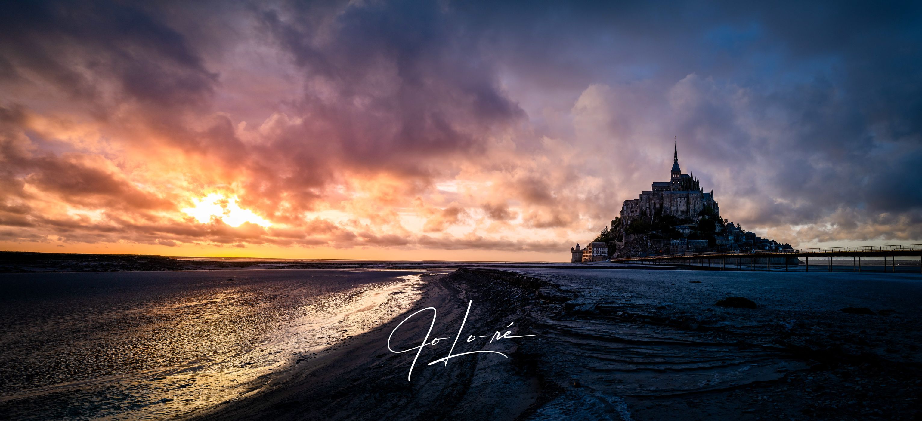 'Embrace of the Tides', France
