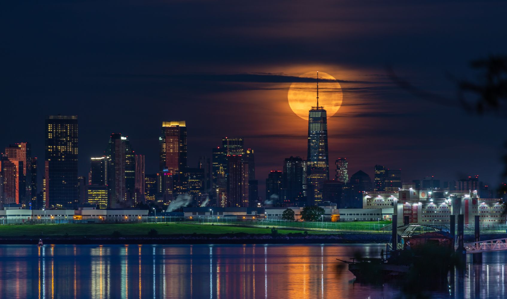 Ferry Point Park, Bronx, NY, USA
