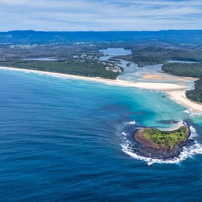 Green Island, Lake Conjola, South Coast, NSW, Australia