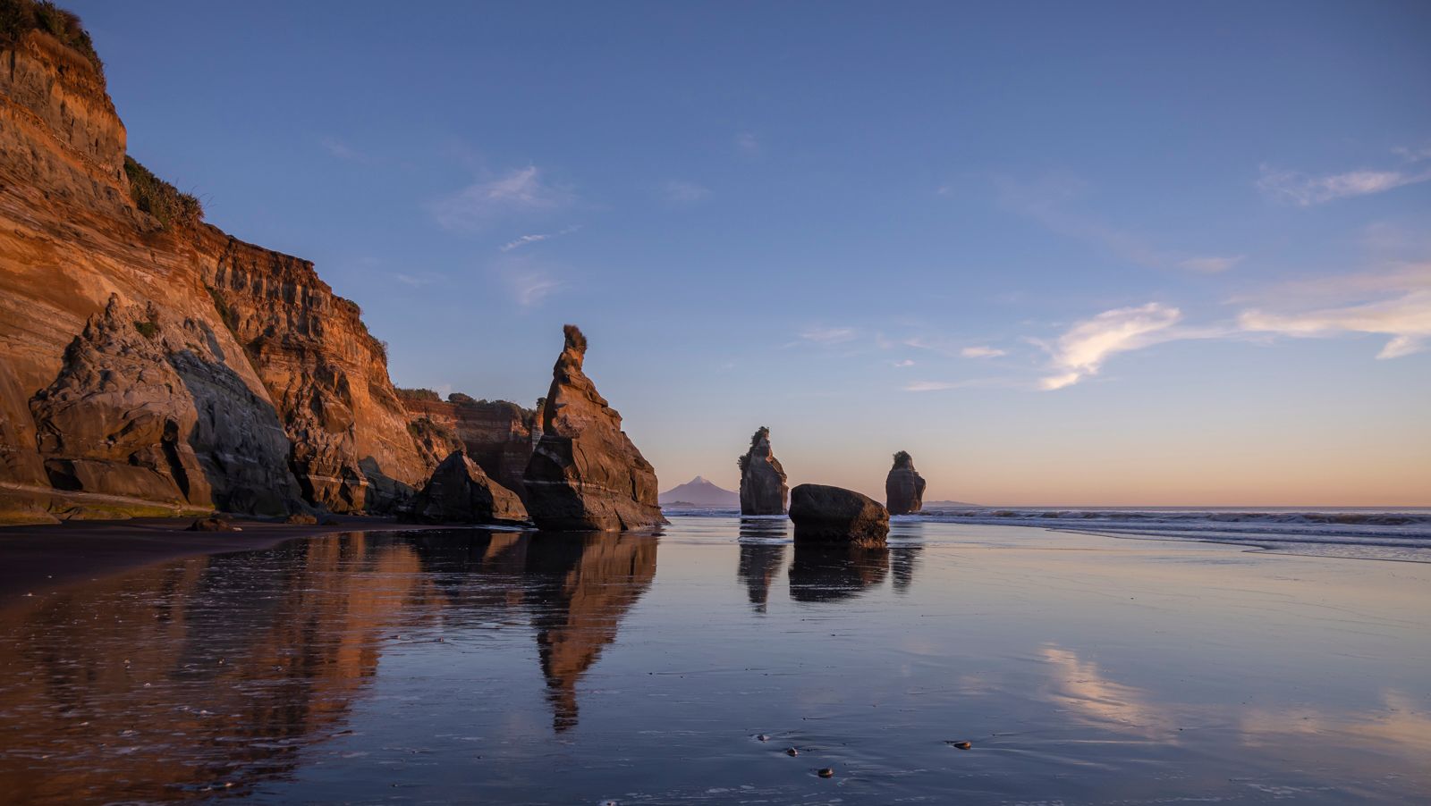 Tongaporuru beach, three sisters, New Zealand
