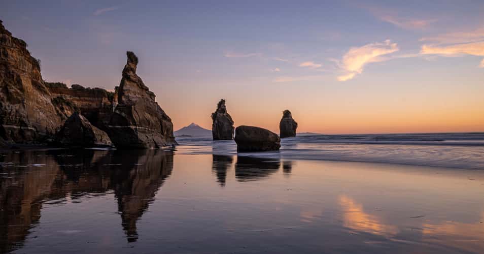 Tongaporuru beach, three sisters