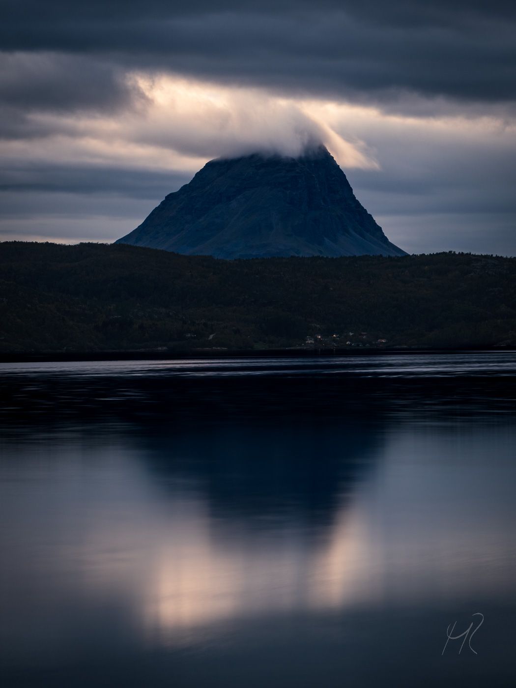 Aarbostadtinden, Norway