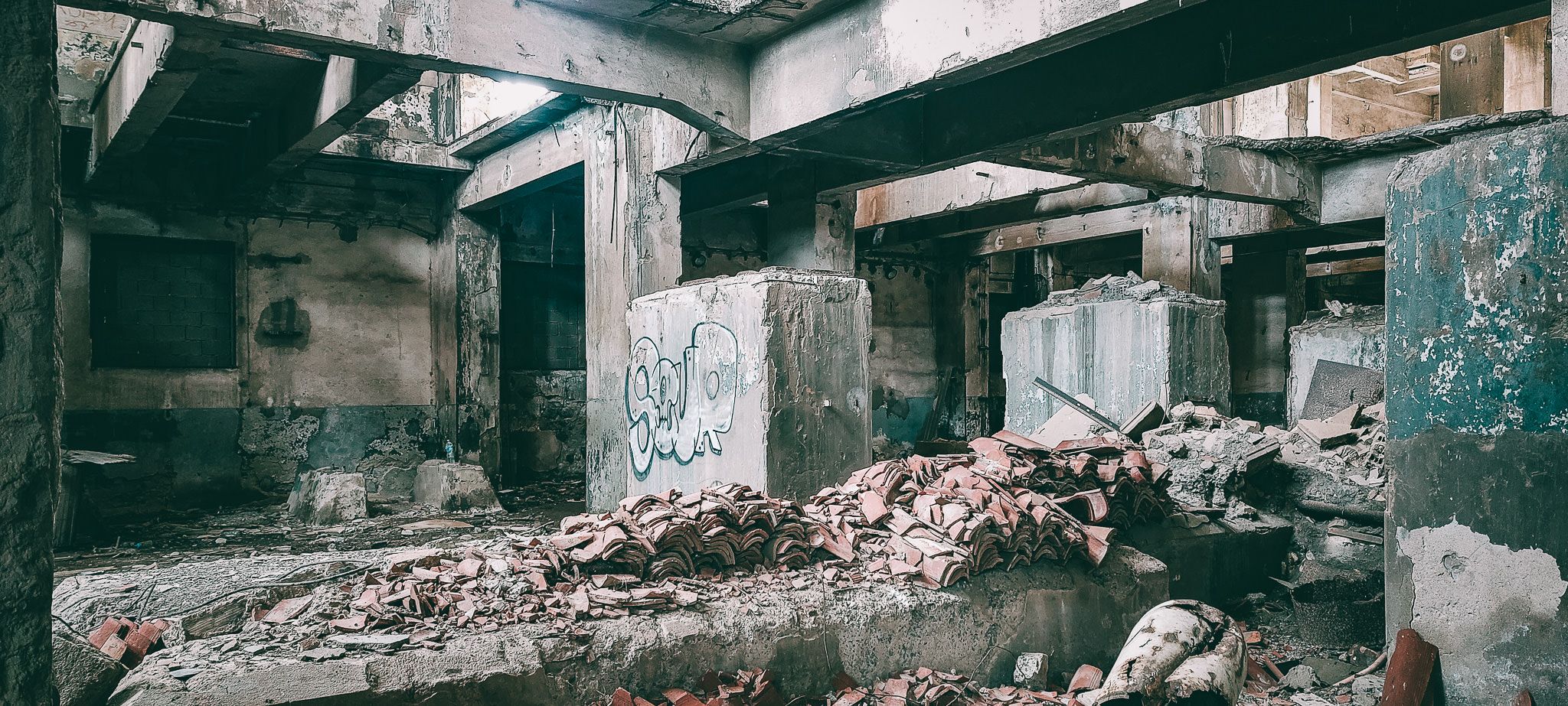 Abandoned Complex - Centrale Elletrica Santa Caterina, Italy