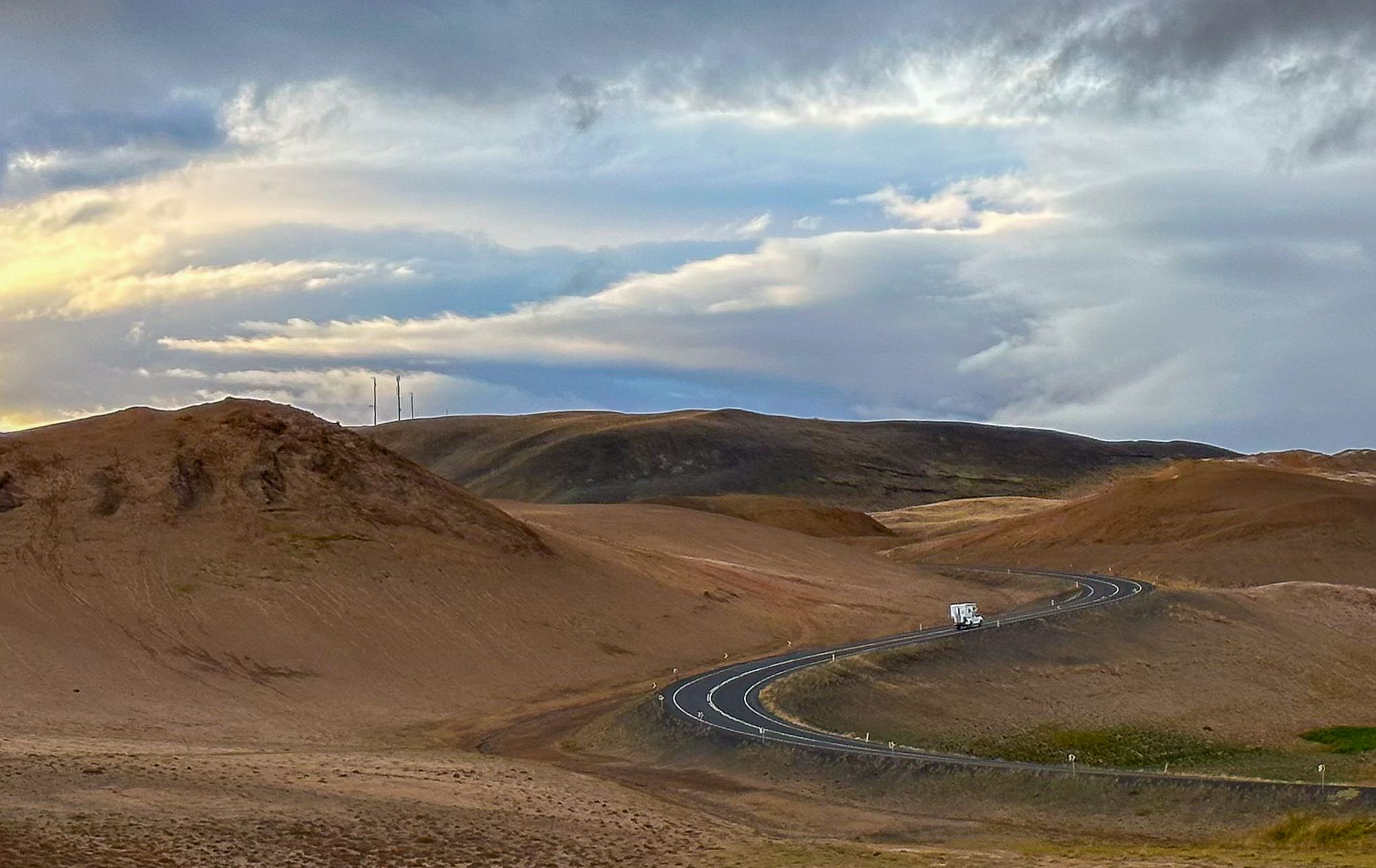 An S-curve in Iceland, Iceland