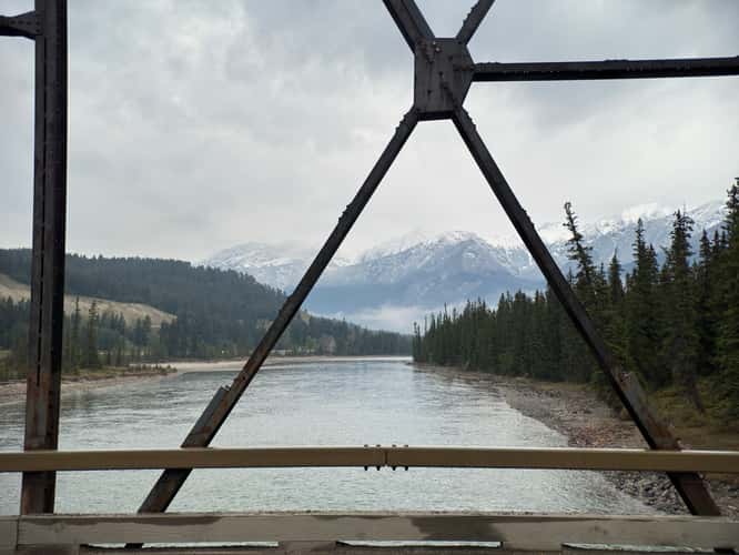 Bridge to Maligne Canyon