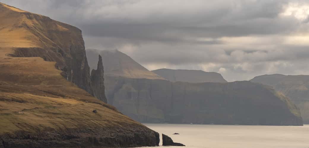 Midvágur trail head