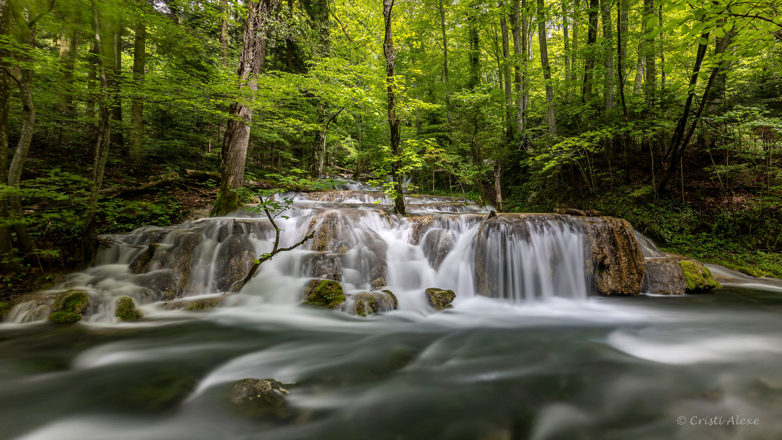Ochiul Beiului, Romania