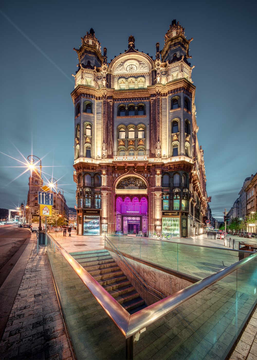 Parisian passage hotel, Hungary