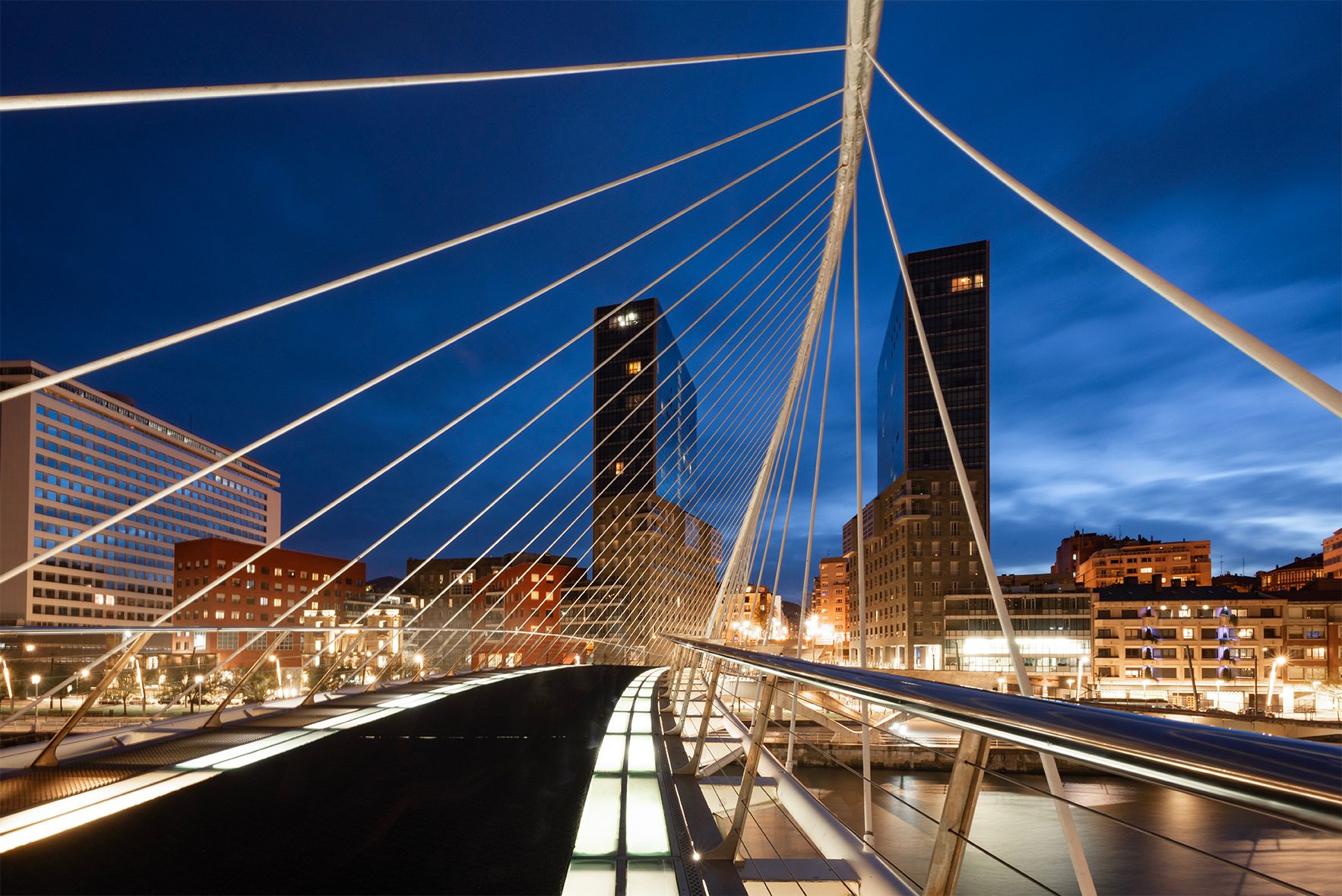 Zubizuri/Puente de Calatrava, Spain