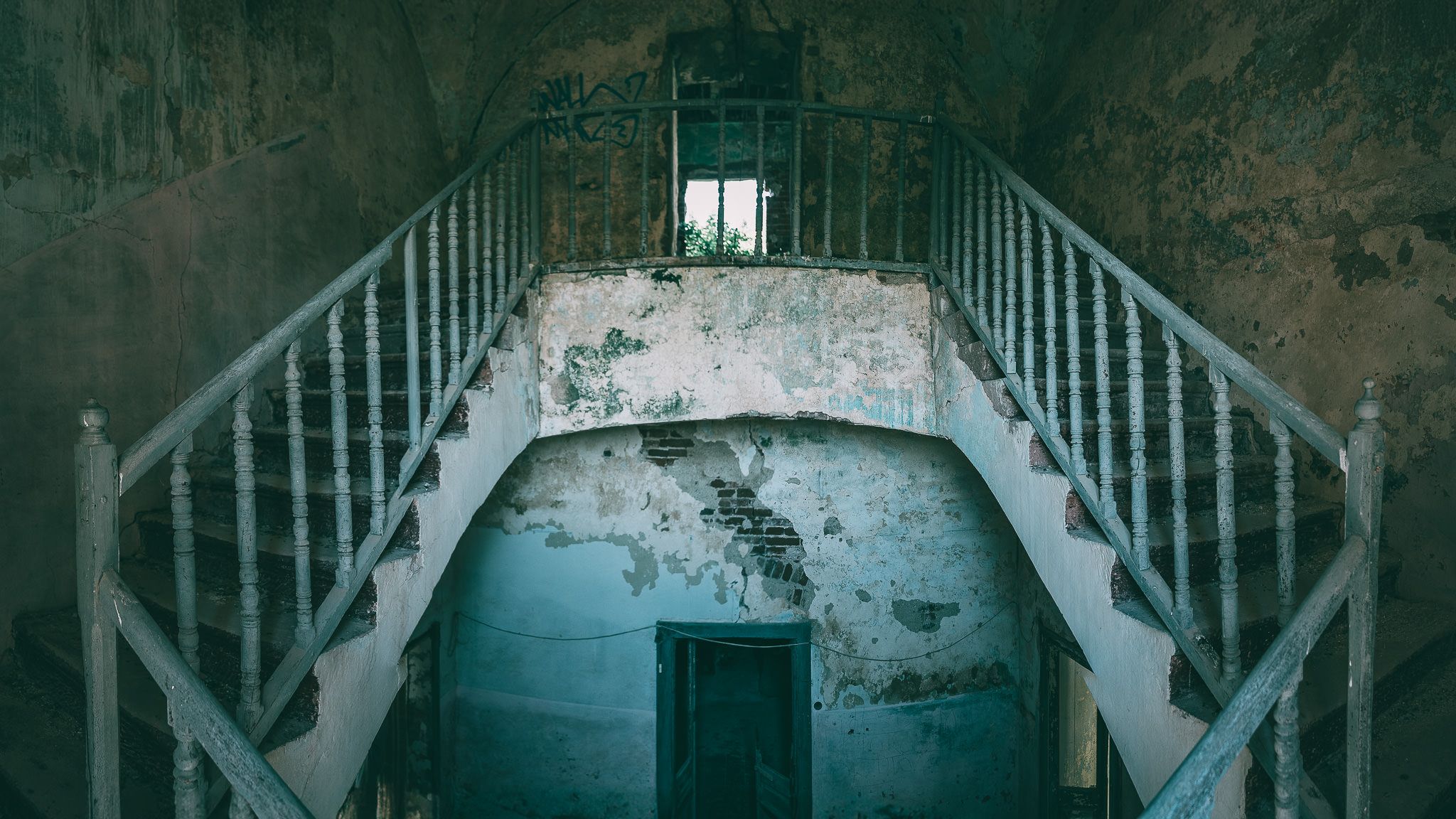 Abandoned Mansion 'Villa Eleonora', Italy