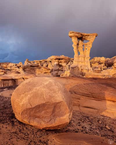 Alien Throne