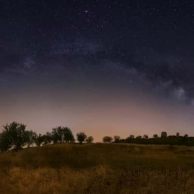 Bajo las estrellas, Spain