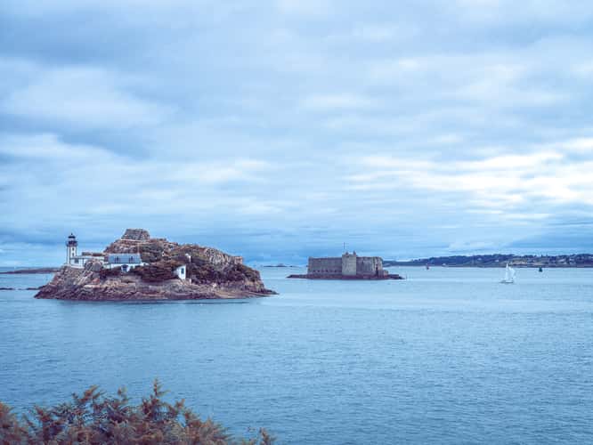 Louët island lighthouse