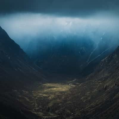 Jare La Pass, Way down Valleyview, Bhutan