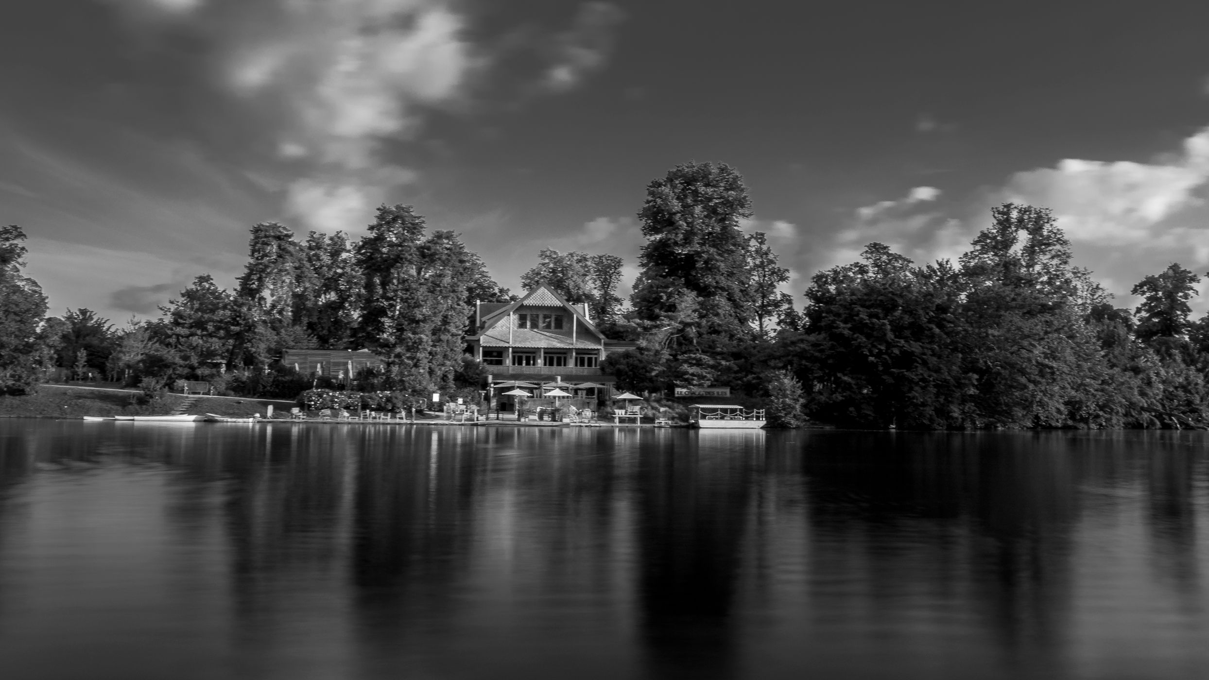 Lac du bois de Boulogne, France