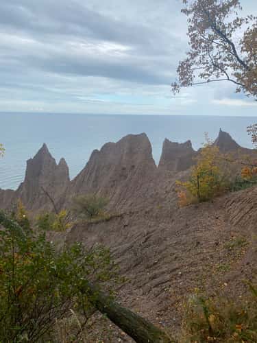 Chimney Bluffs State Park