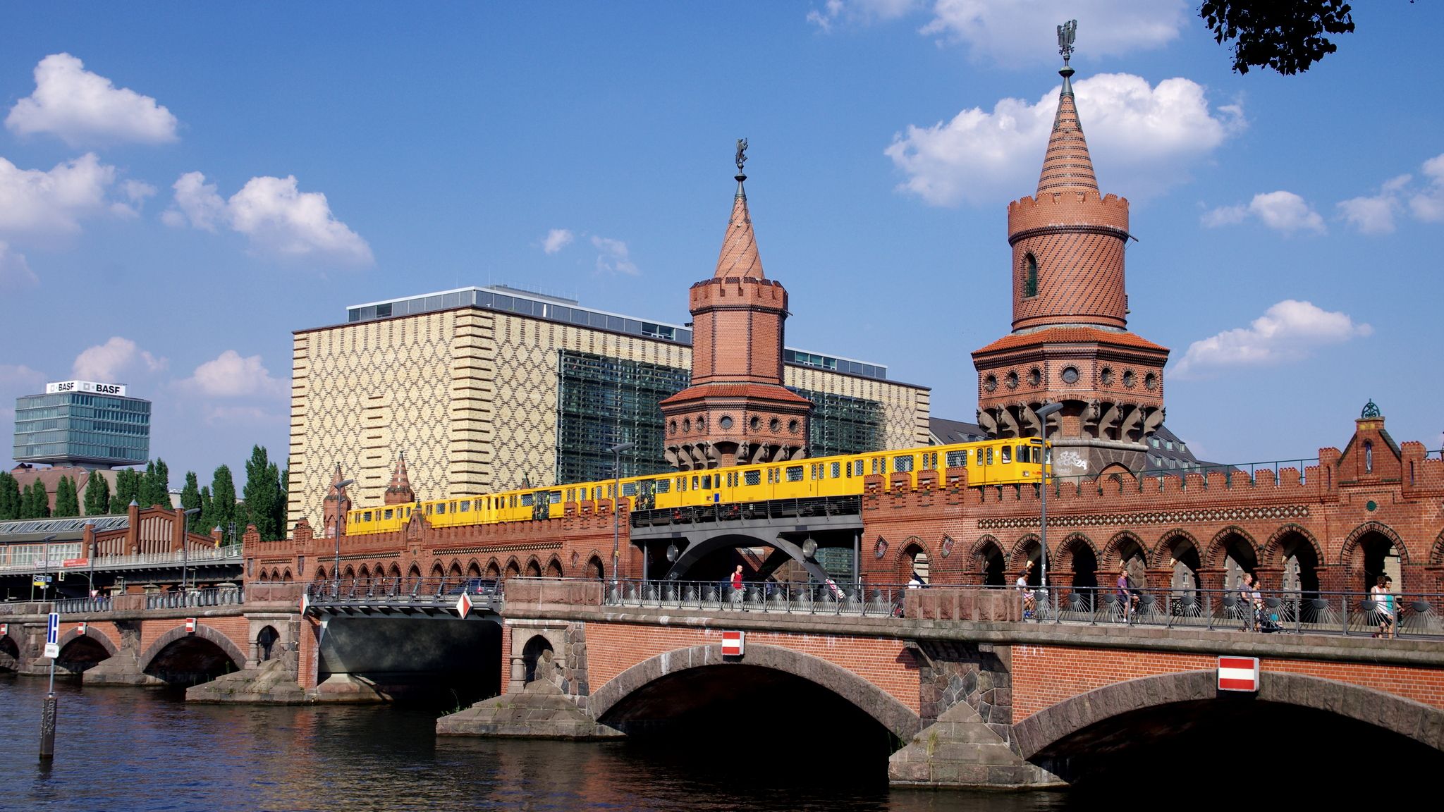 Oberbaumbrücke Nord-West Side, Germany