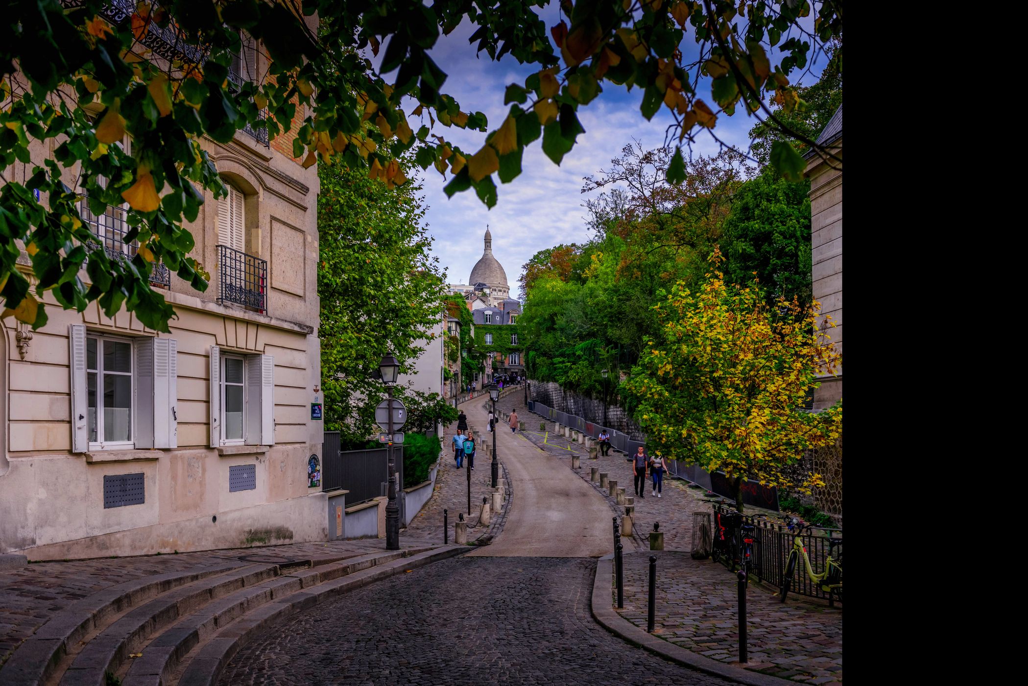 Street view Rue de l'Abreuvoir, Paris, France
