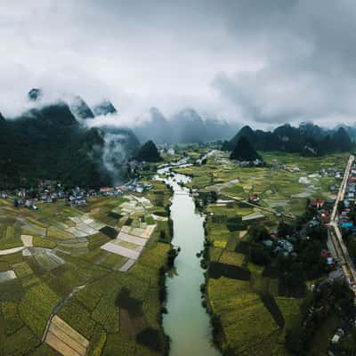 Tiem Toc Nam, Vietnam