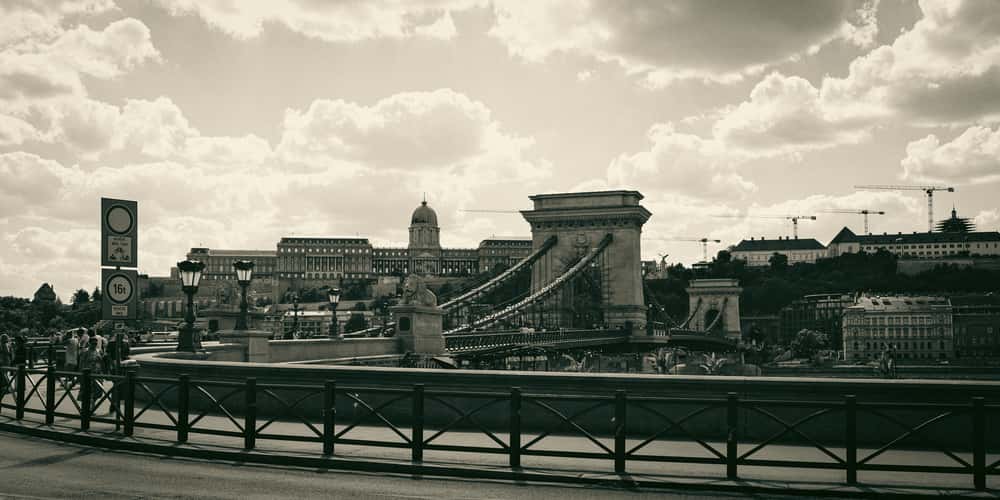 Kettenbrücke
