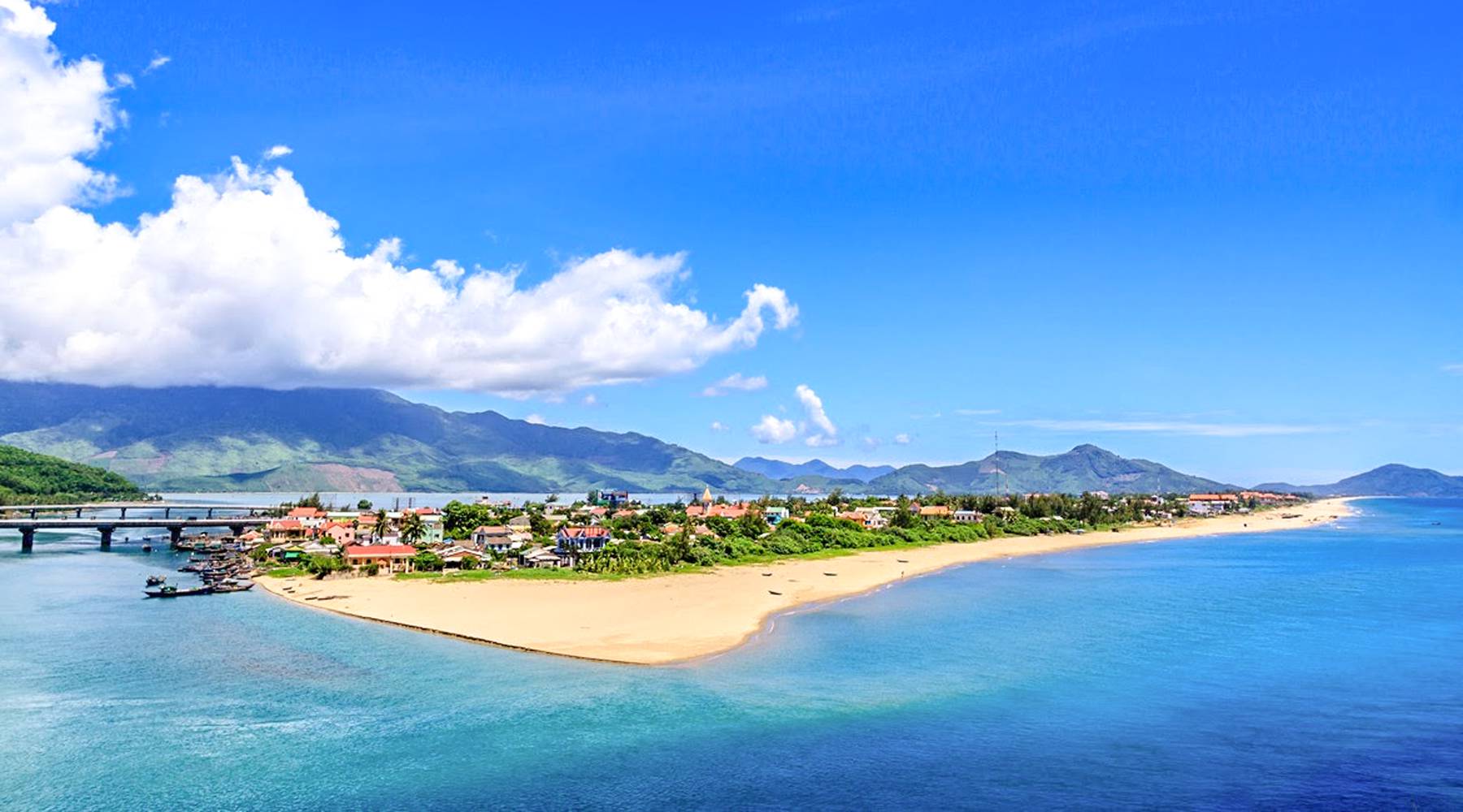 Lang Co beach, Vietnam