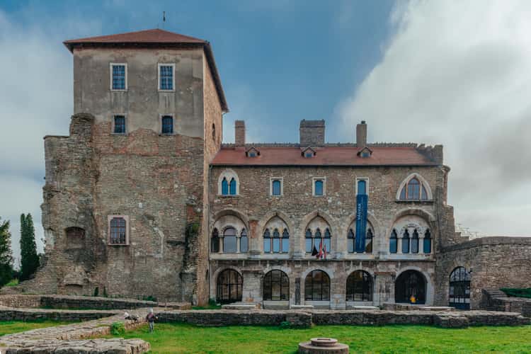 Tata castle