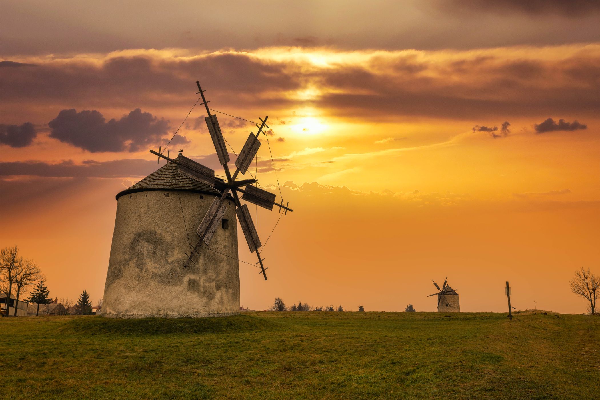 Windmills Tés, Hungary
