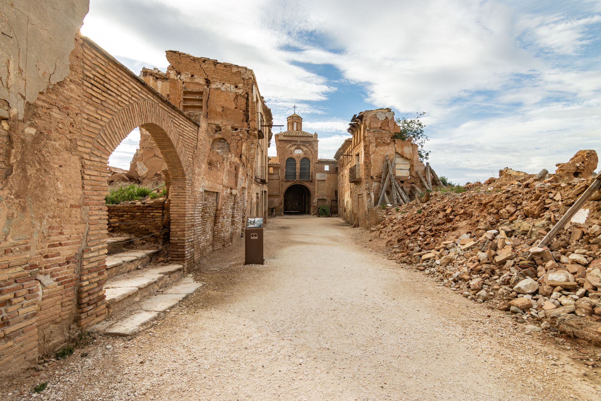 Belchite- Desastres de una guerra, Spain