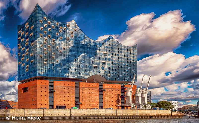 Elbphilharmonie, view from a boat