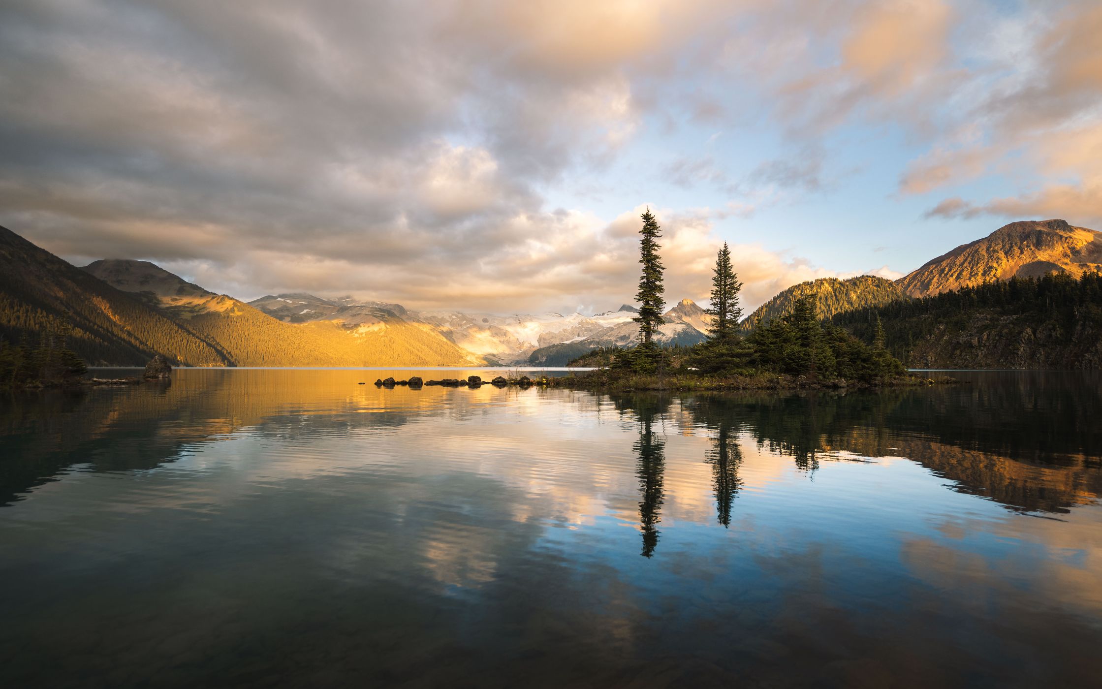 Garibaldi Lake, Battleship Island, Canada