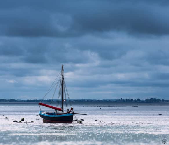 Jetty of the port of the swell in cancale