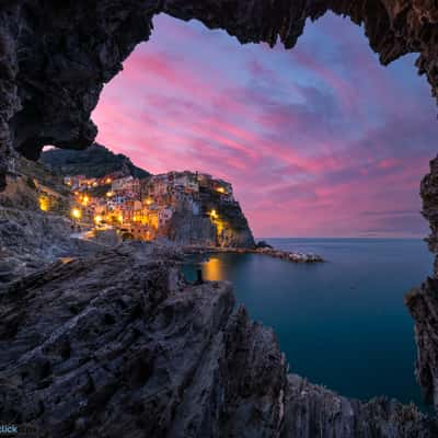 Manarola Cave, Cinque Terre, Italy