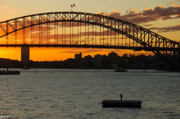 Sydney opera House and Harbour Bridge